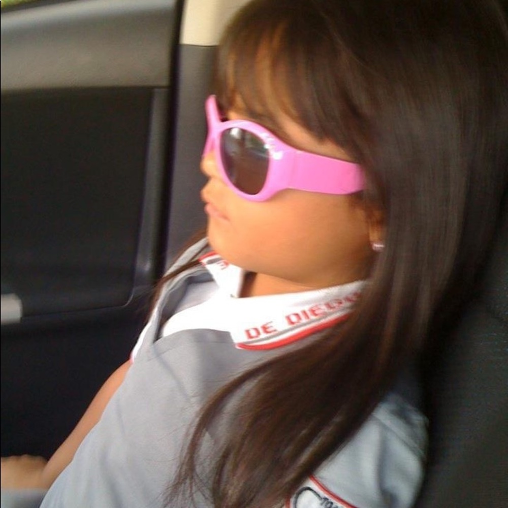 Meet your Posher, Heirianeiska